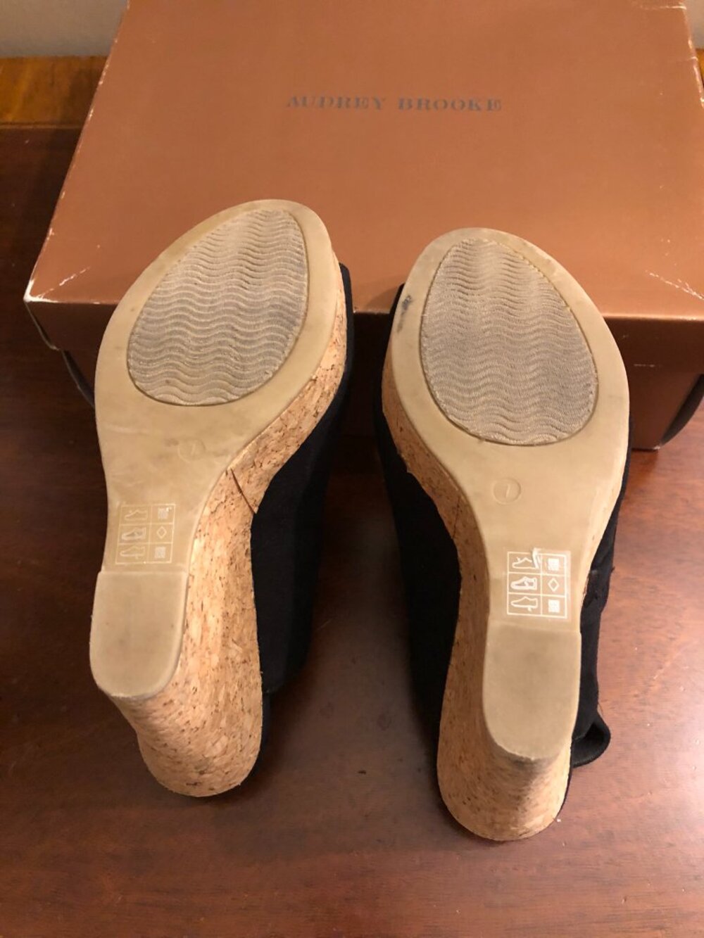 Audrey Brooke Kate Black Cork Wedge Sandals Peep Toe 7M - Picture 8 of 8